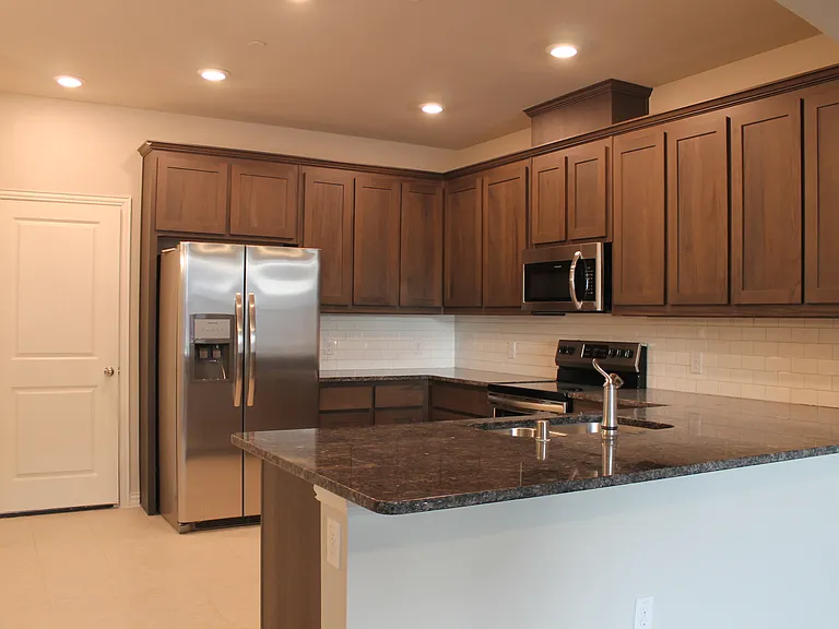 825 Ben Ln #825 — Photo 10