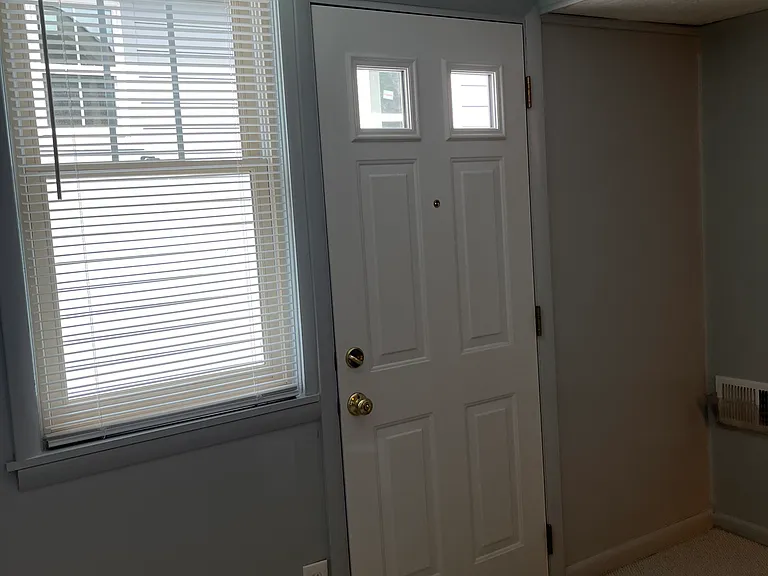 1009 Fairwin Ave — Photo 1
