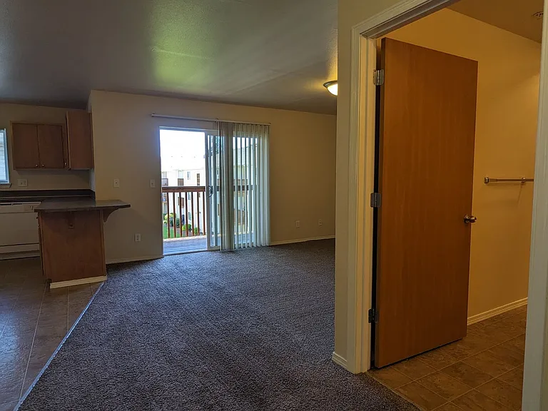 Wellesley Park Apartments — Photo 17