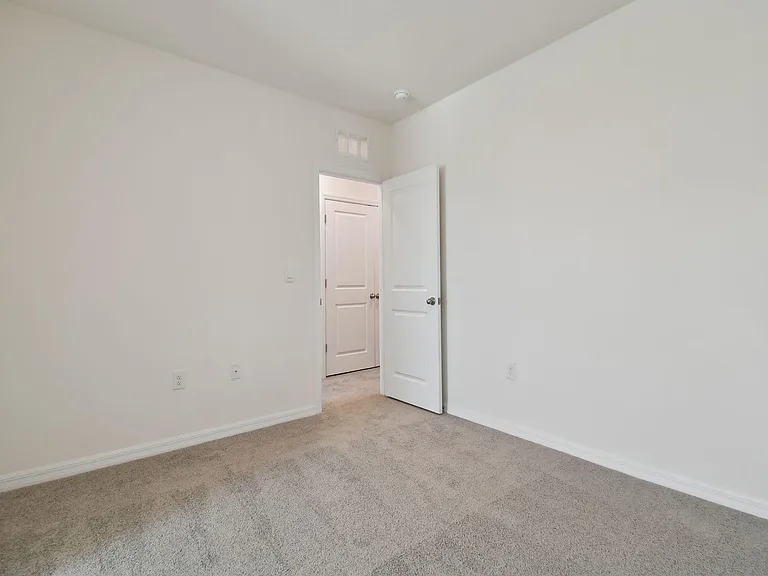 32895 Regent Canal St — Photo 24