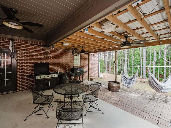3rd image of 364 Chesser Park Dr