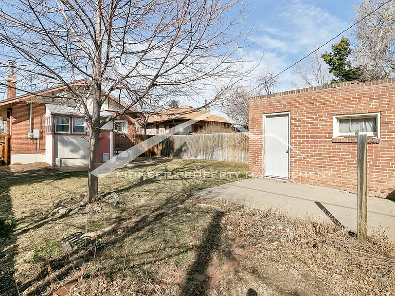 4624 E 16th Ave — Photo 14