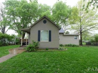 1113 S 3rd St, Pekin, IL