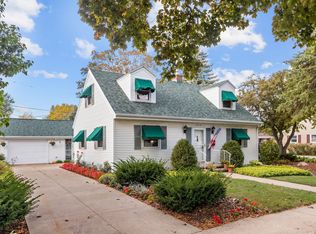 2719 Oakwood Ct, Appleton, WI 54911