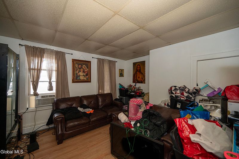 3rd image of 596 Livingston Avenue