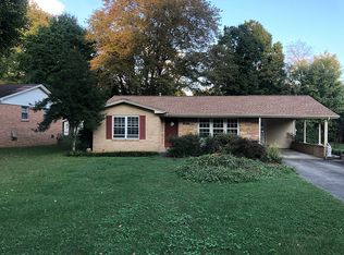 907 Meadow Ln, Murray, KY 42071