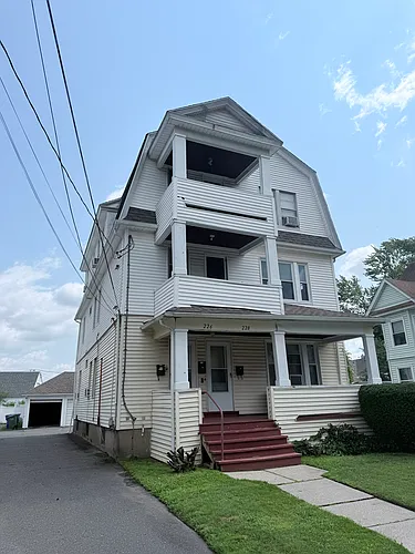 226 Whiting Ln #2 Photo 1