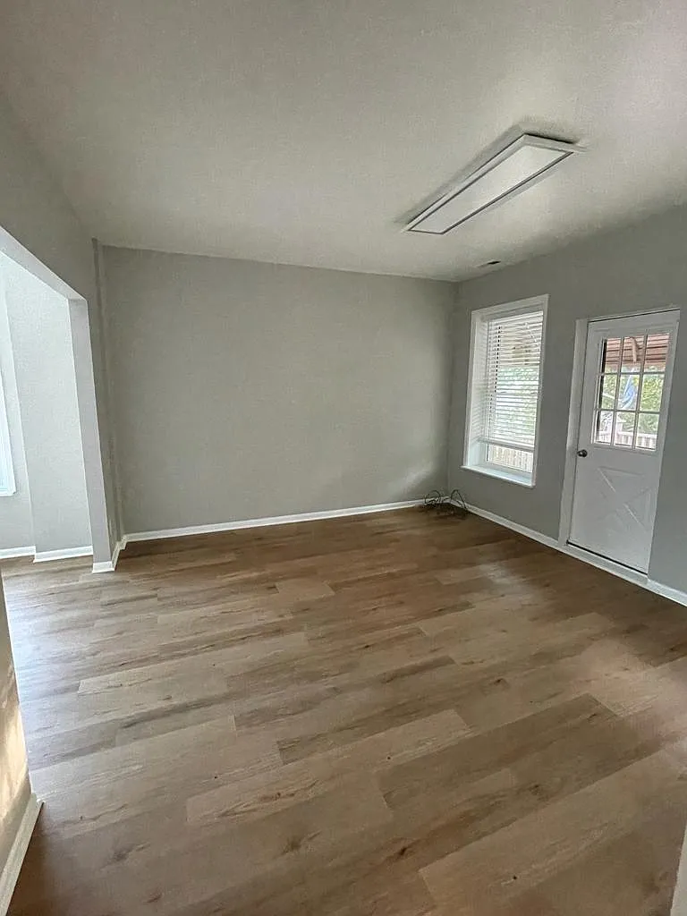 Building Photo - 2953 N Harding Ave #2