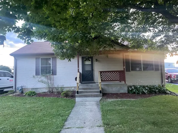 104 Carr Ct, Mount Morris, IL 61054