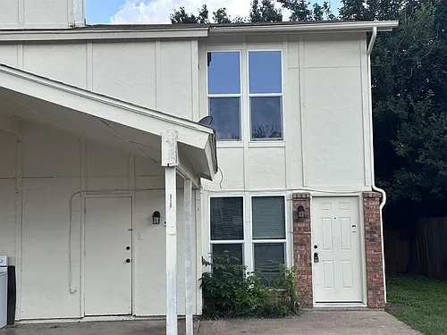 514 Norwood Cir E Photo 1