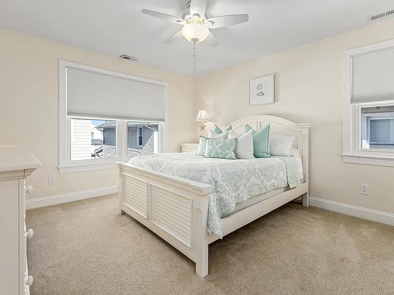 29 N Iroquois Ave #5/21-6/27 — Photo 21