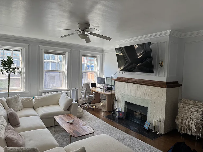 250 Commonwealth Ave — Photo 3