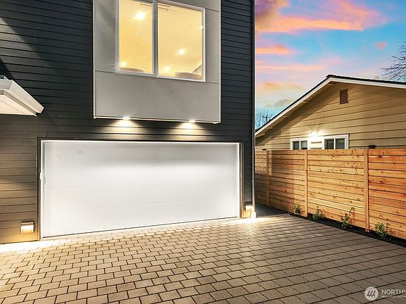 3rd image of 3218 47th Avenue SW