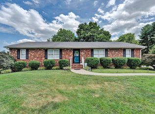 1614 Narcissus St, Salem, VA 24153