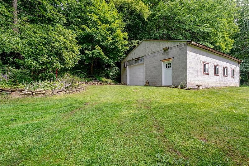 2844 Seanor Rd, Hollsopple, PA 15935 Zillow