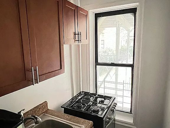 3rd image of 2100 Bronx Park E #1081C