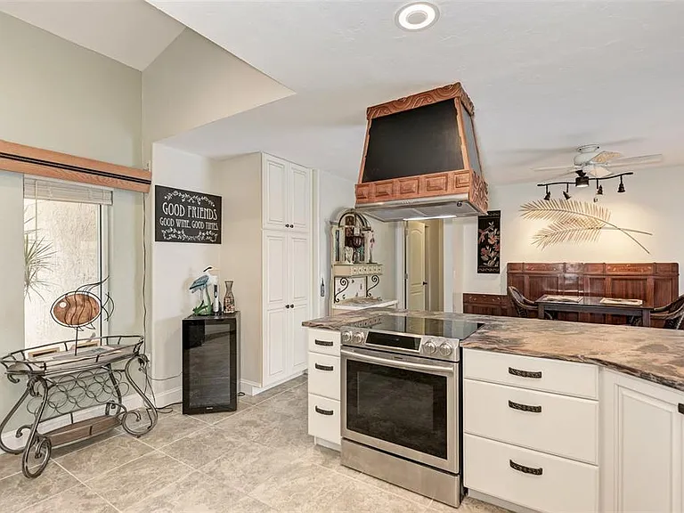 3126 Meadow Run Dr — Photo 18