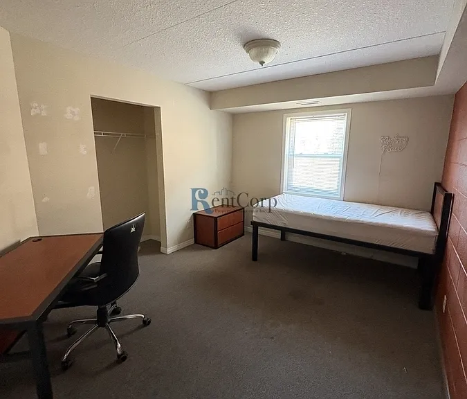 202 Lester St #2 — Photo 1