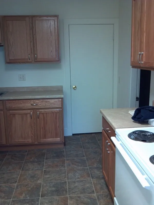 3 bed, 906 sqft, $1,170 — Photo 3
