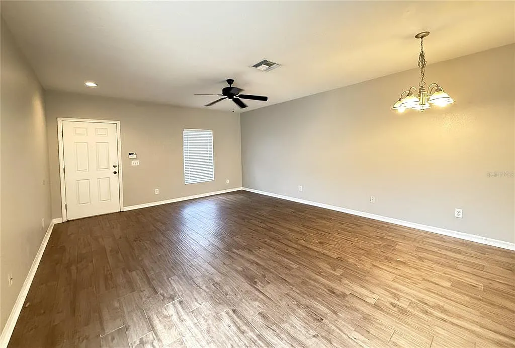 2 bed, 2.5 bath, 1255 sqft, $1,800 — Photo 3