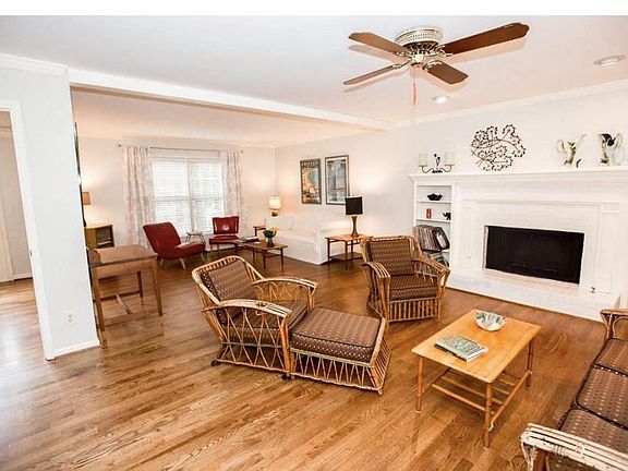 3rd image of 4471 Windsor Oaks Cir