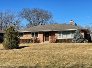 90 Montesano Ave, Waukegan, IL 60087