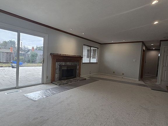 5th image of 2332 Saint George Dr