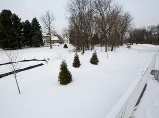 1327 Shadow Creek Curv, Eagan, MN 55123