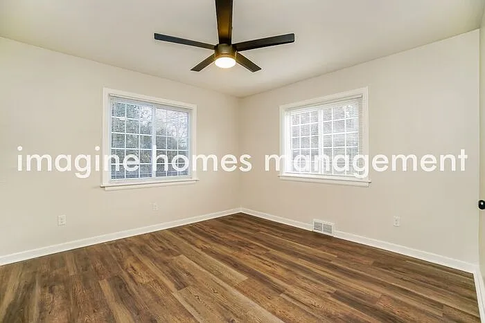 941 Whitehead Ln — Photo 6