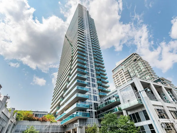 16 Brookers Ln, Toronto, ON