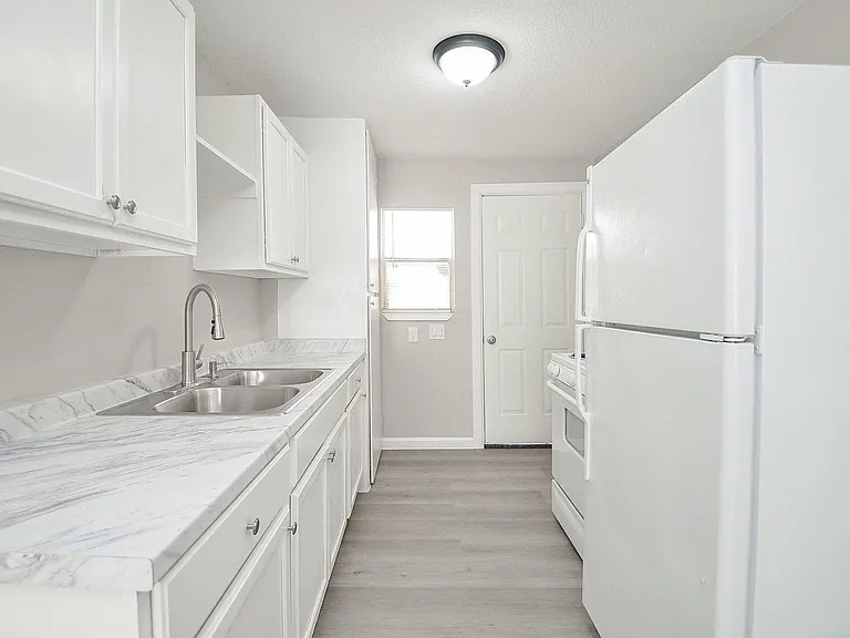 6010 Collingsworth St #2 — Photo 8