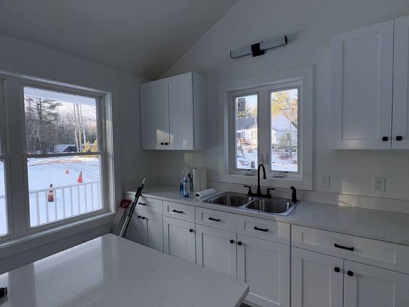 5th image of 29 Savannah Trail Dr