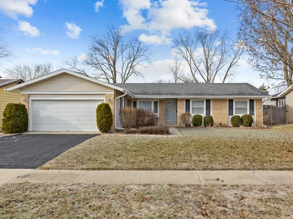 292 Parkchester Rd, Elk Grove Village, IL 60007