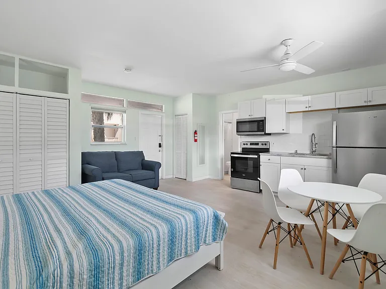 670 Hernando St #B — Photo 5