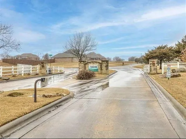 917 Riviera Dr, Cushing, OK 74023