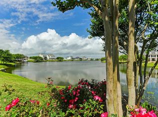 10116 Schaper Dr, Galveston, TX 77554