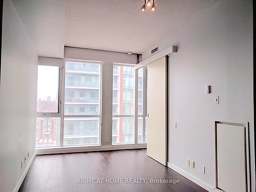 30 Canterbury Pl Photo 1