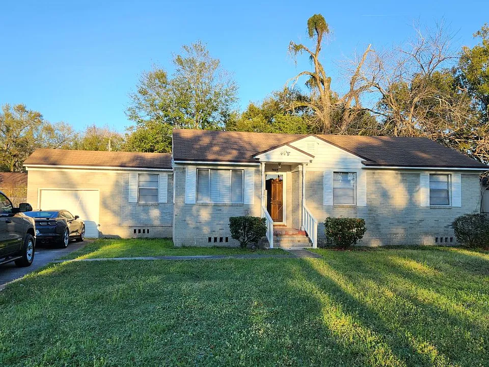 7927 Reid Ave