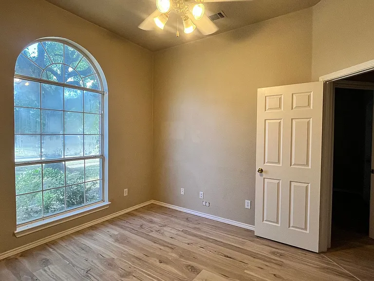 2508 Trailwest Ln — Photo 10
