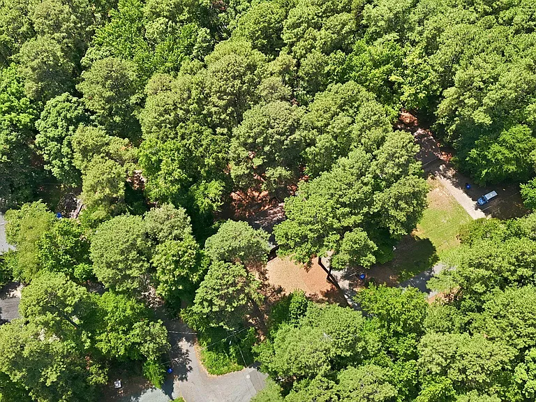 139 Windsor Cir — Photo 27