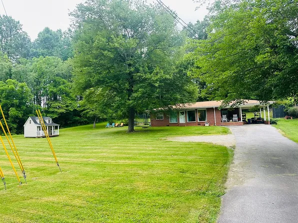 492 Pat Haralson Dr, Blairsville, GA 30512