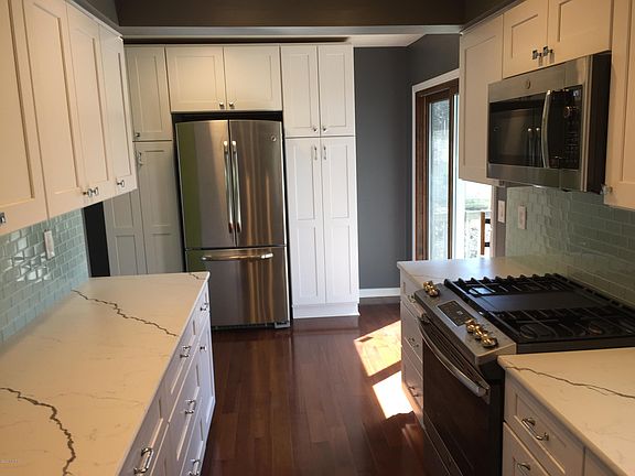 5th image of 439 Charlotte Ave NW