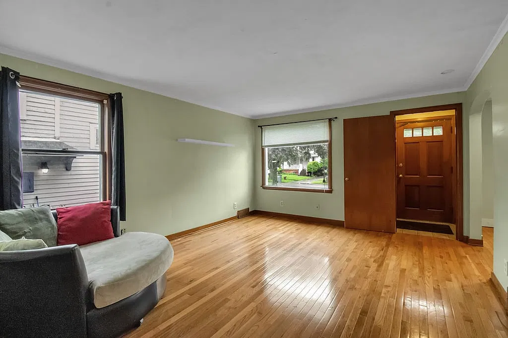 233 Highgate - 1 — Photo 3