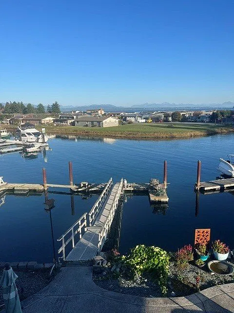 2226 Cove Dr