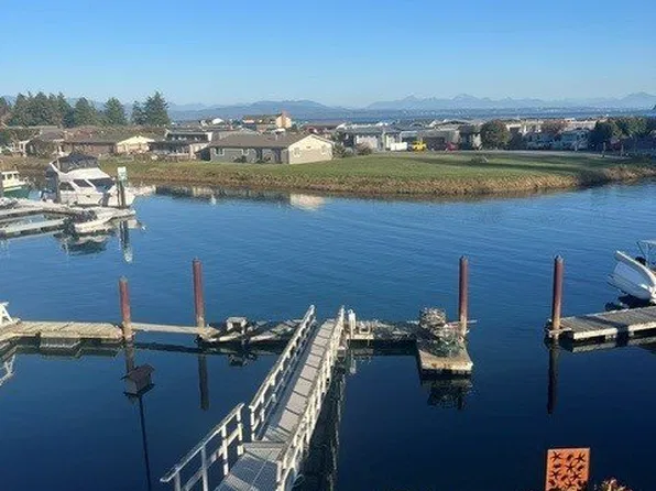 2226 Cove Dr, Oak Harbor, WA 98277