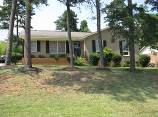 238 Saint Matthews Ln, Spartanburg, SC 29301