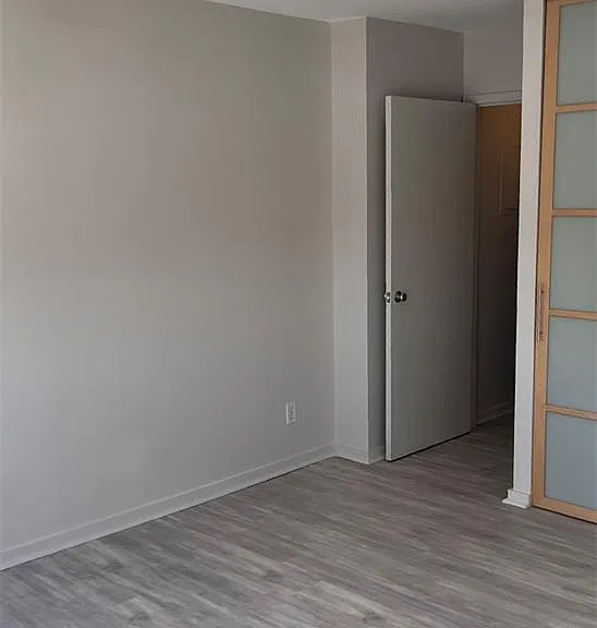 Bedroom entryway