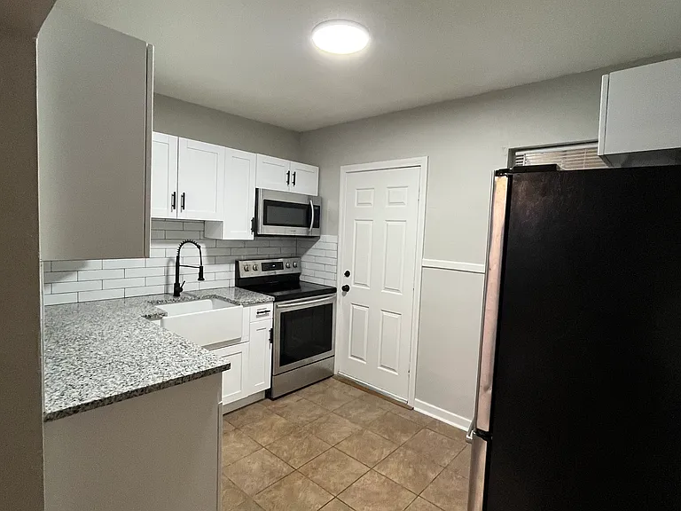 805 Willow Branch Ave #1 — Photo 3