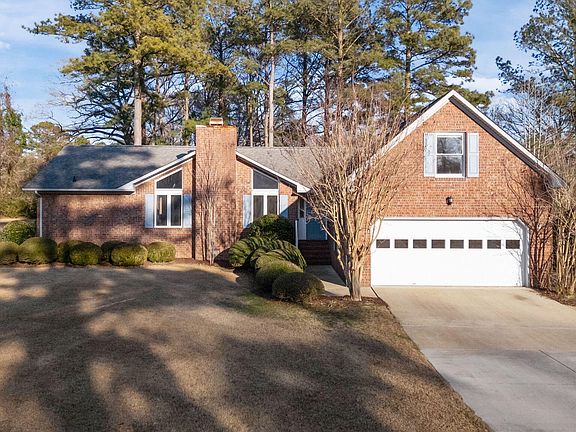 2nd image of 212 Pinewood Drive