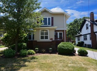 331 Phillips Ave, Glen Ellyn, IL 60137